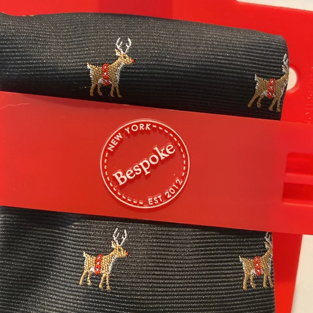 Bespoke Men’s Tie.  Black w/Reindeer‎ Pattern.  NWT - Picture 3 of 5